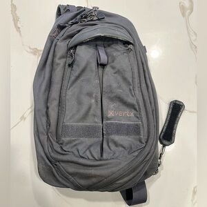 Vertx Commuter Sling 1.0 - Smoke Gray